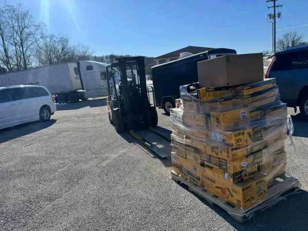DeWalt and Milwaukee Tools Pallet - Image 3