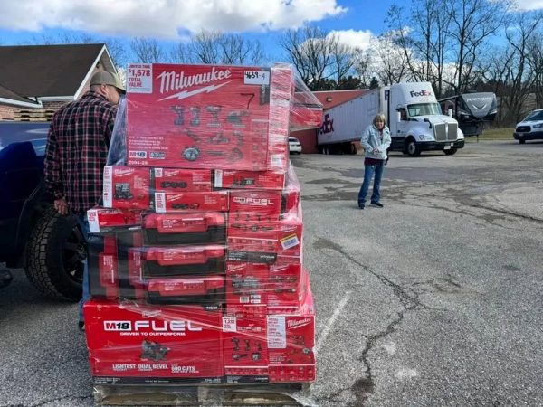 DeWalt and Milwaukee Tools Pallet - Image 5