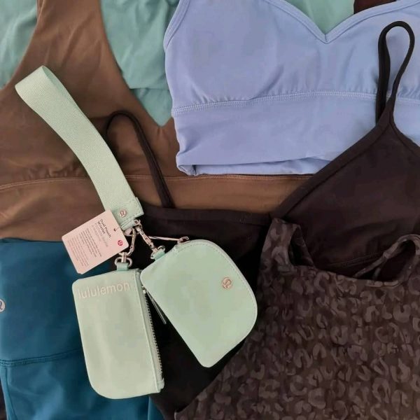 LULU CLOTHING - Image 2