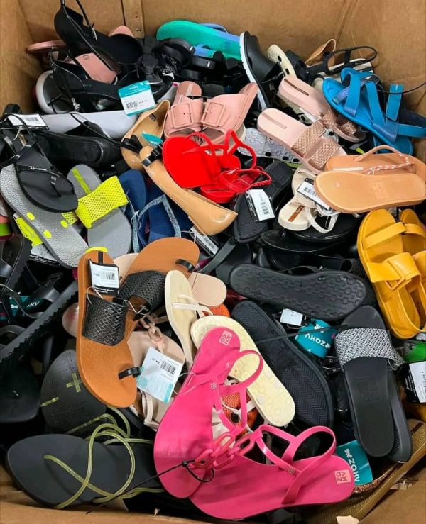 FLIP FLOPS & SANDALS - Image 3