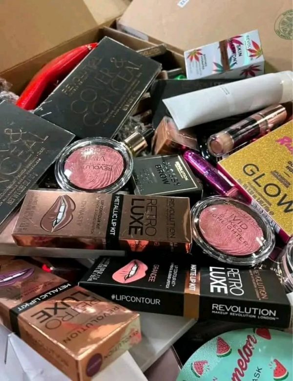 Brand name Cosmetic pallets!! - Image 2