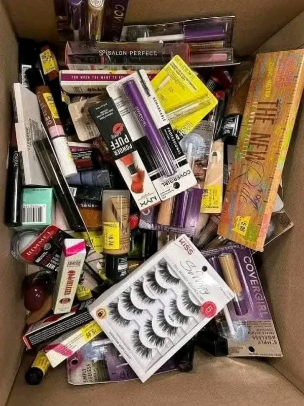 Brand name Cosmetic pallets!! - Image 3